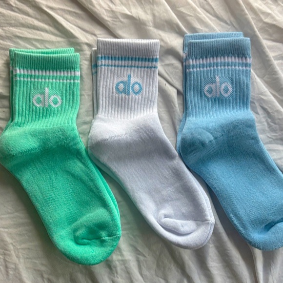 ALO Yoga Unisex Throwback Half Crew Socks - Mint, White, and Blue - Picture 1 of 1